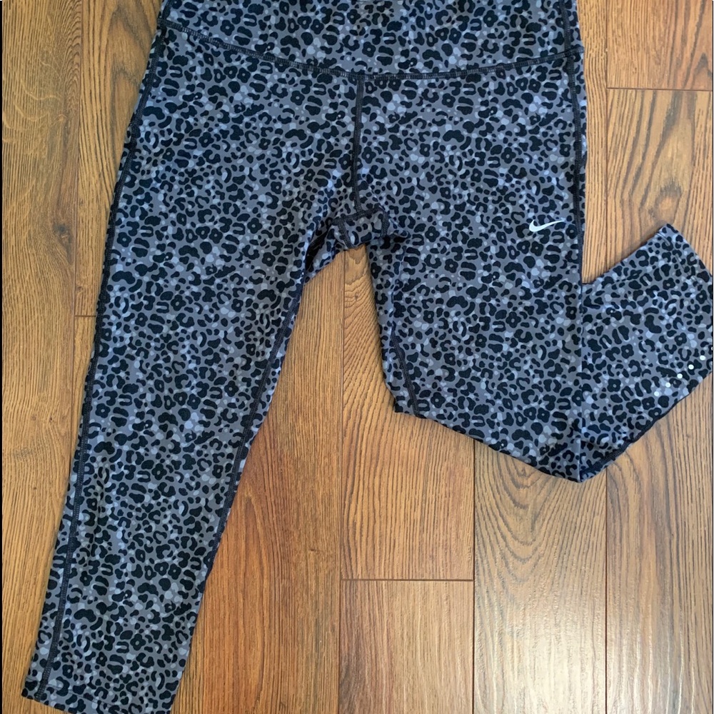 Nike leggings